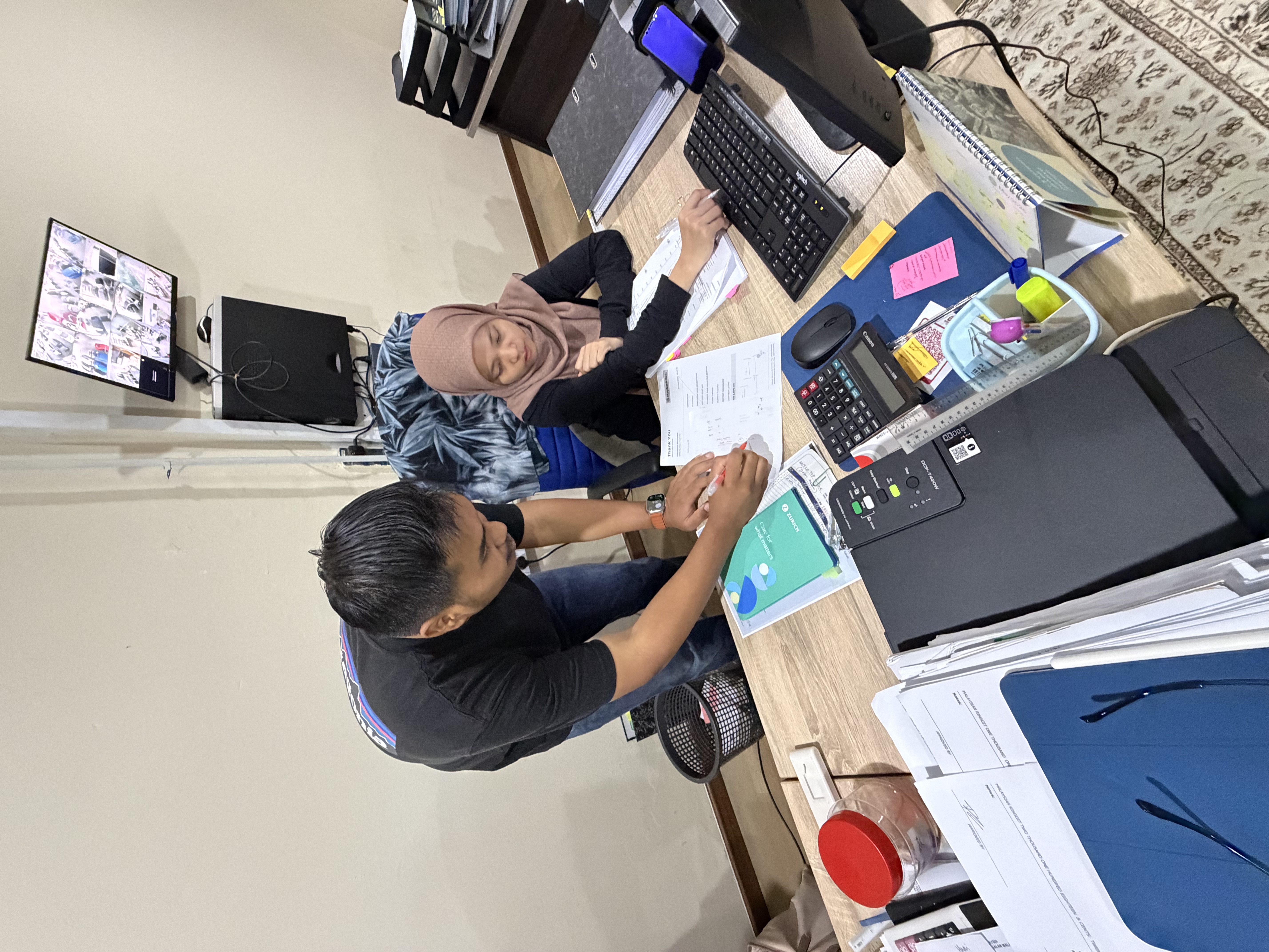 Gambar — eksekutif / pengurus kewangan